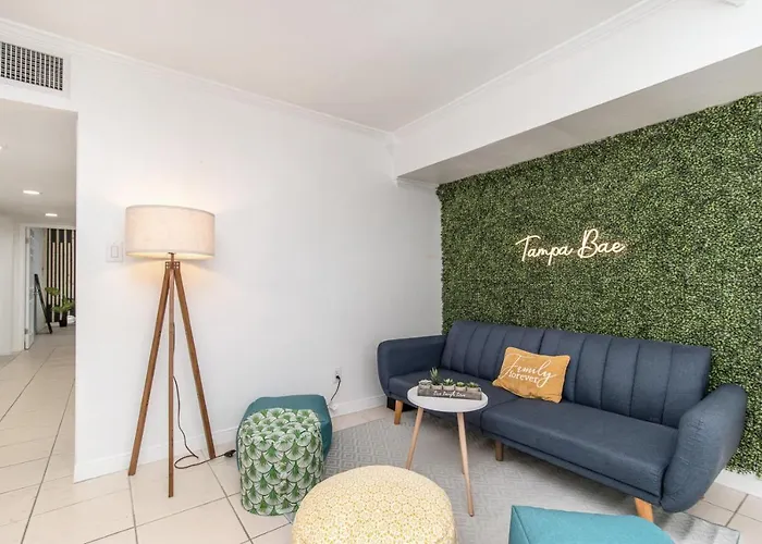 6 Bedroom Bucs Airport Mall Beach Wifi