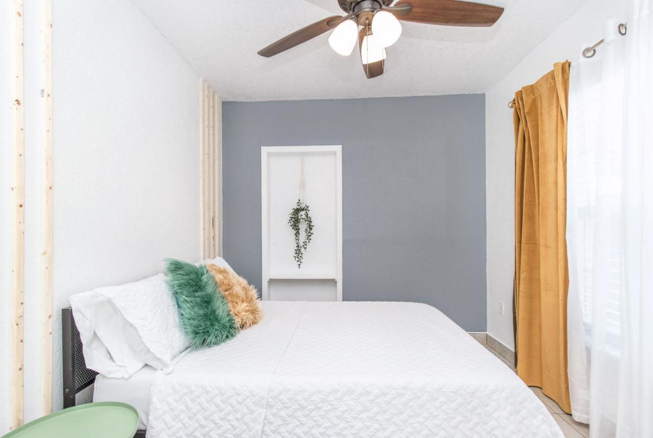 Holiday home 6 Bedroom Bucs Airport Mall Wifi Tampa