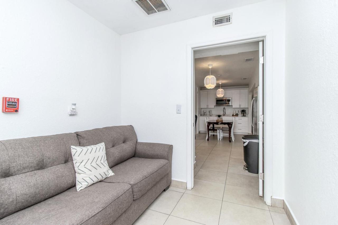 6 Bedroom Bucs Airport Mall Wifi