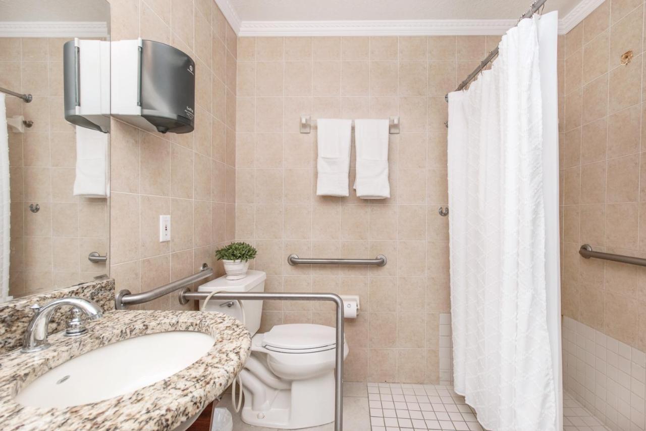 Holiday home 6 Bedroom Bucs Airport Mall Wifi Tampa