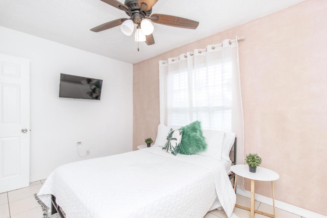 6 Bedroom Bucs Airport Mall Wifi